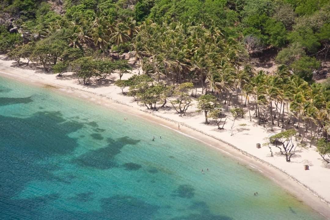 Villa Cana Et Son Spa A Terre De Haut Bagian luar foto